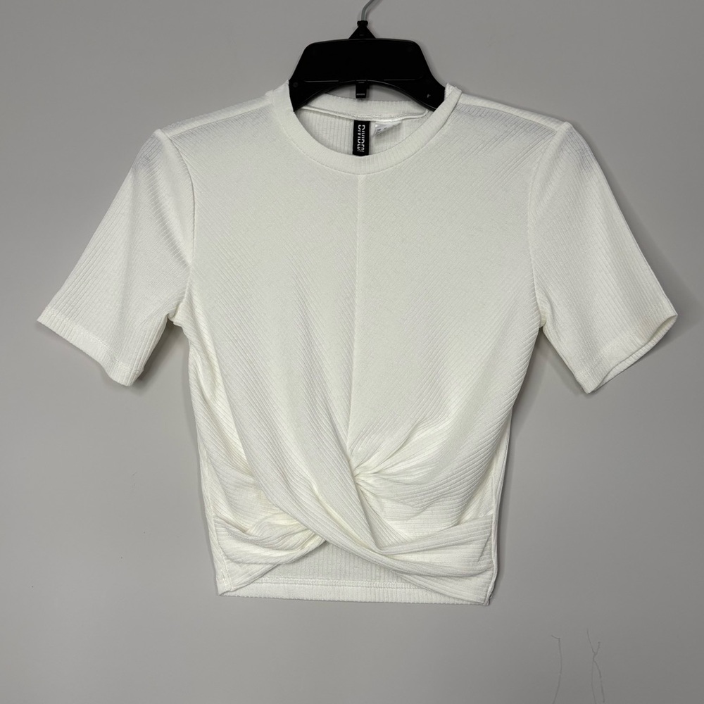 H&M White Ribbed Twist Front Crop Top Short Sleeve Size XS Valentine’s Day